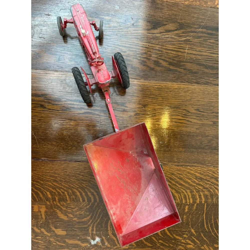 VintageErtl Red‎ Metal Farmall Tractor with Trailer Toy Diecast